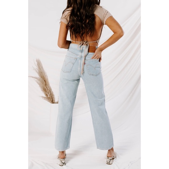 Levi's® Premium RIBCAGE STRAIGHT ANKLE JEANS - Picture 15 of 15